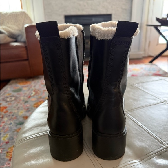 Timberland Black Leather Boots with Shearling Lining - Picture 3 of 4